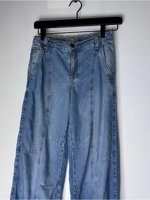 Pilcro Beach Cargo Mid Rise Jeans Size 25‎ thumbnail 3