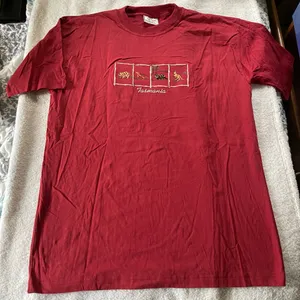 Vintage The Tasmanian Topsco Embroidered Souvenir Unisex T-Shirt from Australia thumbnail 1