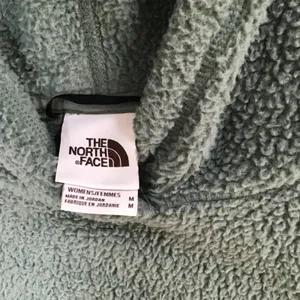The North Face Womens Sage Green High Pile Fleece Sherpa Hoodie Size Medium thumbnail 4
