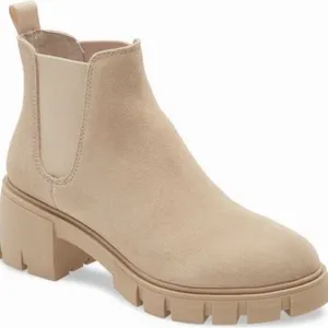 Steve Madden Howler Sand Suede Chelsea‎ Lug Sole Ankle Boots thumbnail 1