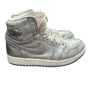 Jordan 1 Retro High OG‎ Metallic Silver FN6622-001 Womens 8 Sneakers thumbnail 3