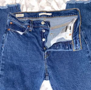 Levi's Wedgie Straight Jeans thumbnail 1