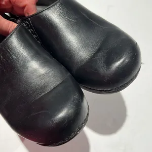 Dansko Black‎ Leather Slip On Clogs Size 38/7.5-8. B62 thumbnail 3
