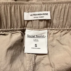 Social Tourist Women Ultra High Rise Cargo Shorts Taupe Brown Size S Nylon Hike thumbnail 7
