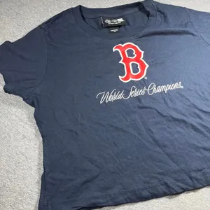 New Boston Red Sox Woman’s Medium 9x World Series Champions Woman Cropped TShirt thumbnail 6