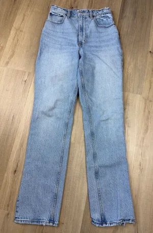 Abercrombie & Fitch Curve Love 90s Straight Ultra High Rise Light Wash Jean 26 2 thumbnail 1