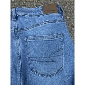 American Eagle Mom Straight Distressed Jeans Medium Wash Stretch‎ Size 4 Regular thumbnail 9