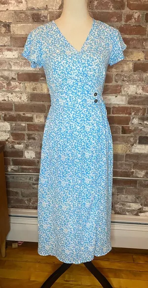 Sienna Sky Light Blue Floral Faux Wrap Midi Dress XS Flutter Sleeve Keyhole Back thumbnail 1
