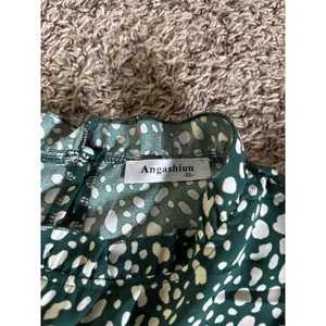 Angashion Women's Green‎ White Ruffle Short Sleeve Blouse Size XL thumbnail 4
