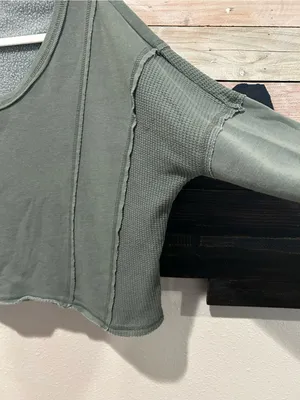 Altar'd State Green Raw Hem Waffle Knit Pullover Oversized Cropped Sweatshirt thumbnail 4