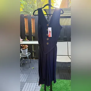 Nina Leonard Women's V-Neck Cropped Navy Sleeveless Jumpsuit Size 1X NWT thumbnail 2