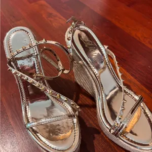 Liliana Gold Wedge Sandals with Strappy Details thumbnail 2