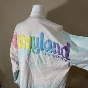 Disney Parks Disneyland Resort Rainbow Tie Dye Spirit Jersey Sz M Trips Vacay thumbnail 5