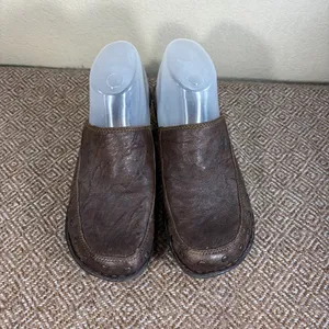 Born Shoes Womens 9 M Metal Studs Slip On Mules Clogs Brown Leather Heels Grunge thumbnail 2