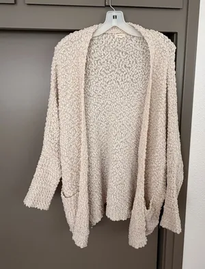 Cardigan thumbnail 1