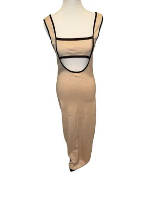 Peppermayo Lost In Paris Knit Maxi Dress – Tapioca
Size M/L thumbnail 5