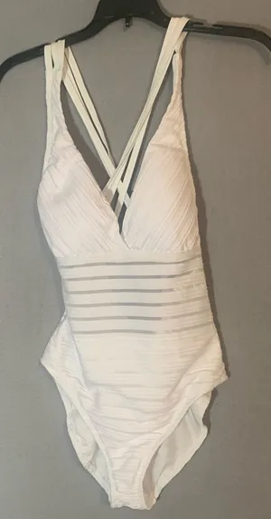La Blanca White Textured One-Piece Swimsuit Ladies Size 10 thumbnail 1