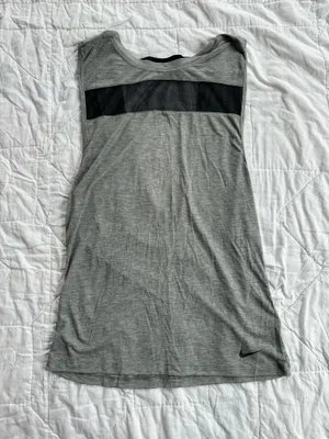 Nike Dri-Fit Tank Top Medium thumbnail 1