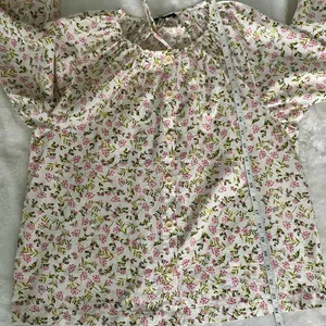 J.Crew Tie-Sleeve Button-Front Cotton Poplin Blouse Meadow Floral Cottagecore M thumbnail 13