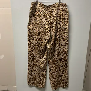 A‎ New Day Leopard Print Wide Leg Lounge Pants Size L thumbnail 2