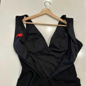 Carmen Marc Valvo Black Deep V Evening‎ Dress Size 8 thumbnail 6