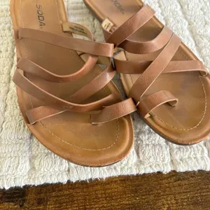 Soda Strappy Flat Sandals Size 10 Tan Brown Toe‎ Loop Slip On Boho Summer Shoes thumbnail 2