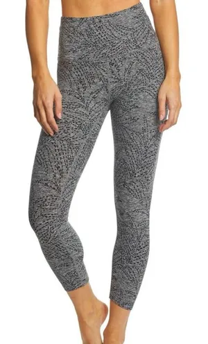 Beyond Yoga jungle fern space dye high rise 21” crop leggings xs thumbnail 1