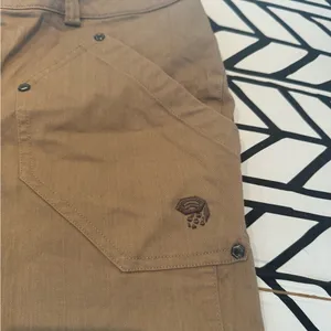 Mountain Hardwear tan hiking shorts in size large thumbnail 3