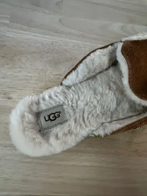 UGG  Chestnut Brown Faux-Shearling Slide Slippers EUC thumbnail 4