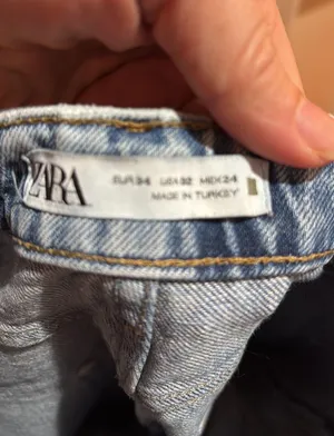 Size 2 Jeans Excellent Condition thumbnail 3