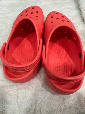 LIKE NEW Crocs Classic Clogs thumbnail 6