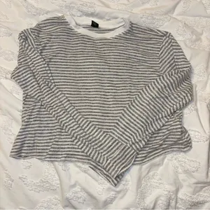wild fable White and Gray Striped Long Sleeve Tee thumbnail 1