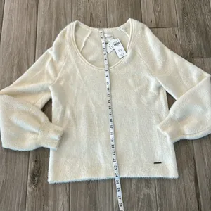 Abercrombie & Fitch sweater thumbnail 4
