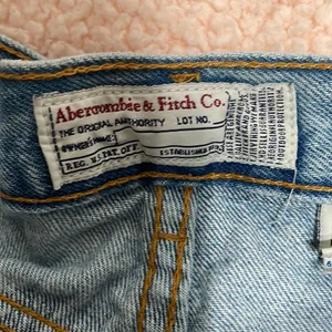 Vintage Abercrombie Shorts thumbnail 5