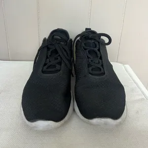 Nike Air Max Motion 2 (Women’s 8.5) thumbnail 2