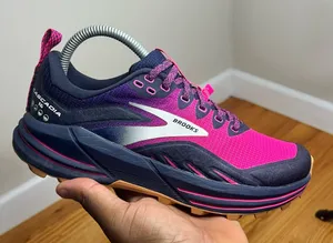 Brooks Cascadia 16 Pink Blue 1203631B425 Size 8W NO BOX thumbnail 1