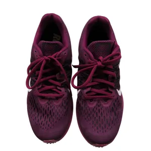 Nike Zoom Winflo 5 in True Berry Purple Sneakers 7.5 Womens Pink Purple Sneakers thumbnail 3