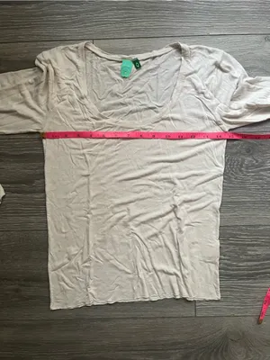 Farm Rio Cream Scoop Neck Long Sleeve Fitted Tee Classic Casual Size M Basic thumbnail 5