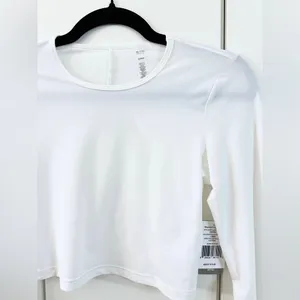 NWT Beyond Yoga Performance Knit Resilient Cropped LS - Lunar White - XS thumbnail 8