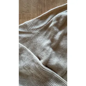 J.Crew Womens XS Beige Merino‎ Wool Alpaca Blend Turtleneck Sweater Side Slit thumbnail 5