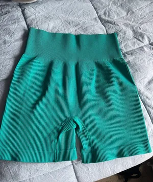 green biker shorts Size M thumbnail 1