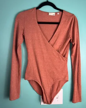 Women's Wilfred Free Rust Wrap Long Sleeve Bodysuit S Hari Aritzia thumbnail 1
