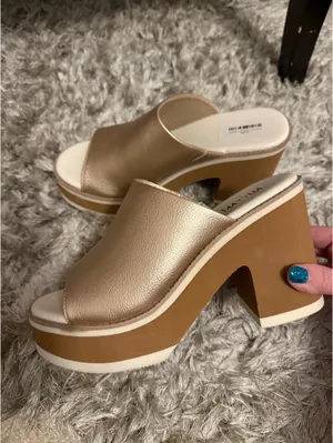Boutique Mimi Gold Heels thumbnail 5