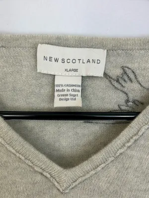 New Scotland 100% Cashmere Lightweigth V-neck Embroidered Sparrow Swearer Small thumbnail 5