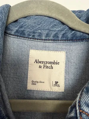 Abercrombie & Fitch Denim Belted Jumpsuit in Blue thumbnail 3