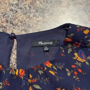 Madewell Ruffle Dark Floral Navy Blue Top Boho Cottagecore Romantic Feminine M thumbnail 3