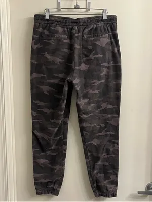 Athleta Camo Farallon Jogger Women’s Size 8 thumbnail 3