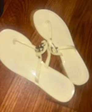 Tory Burch Miller Beige Thong Sandals Logo Medallion Slip On Women’s 8 thumbnail 1