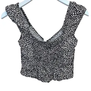 Urban Romantics Y2k Black White Leopard Print Ruched Keyhole Crop Top Medium thumbnail 2