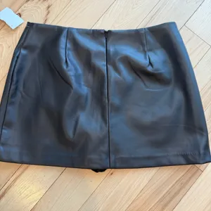 Olivaceous Black faux leather skort! NWT! Size Medium! thumbnail 7